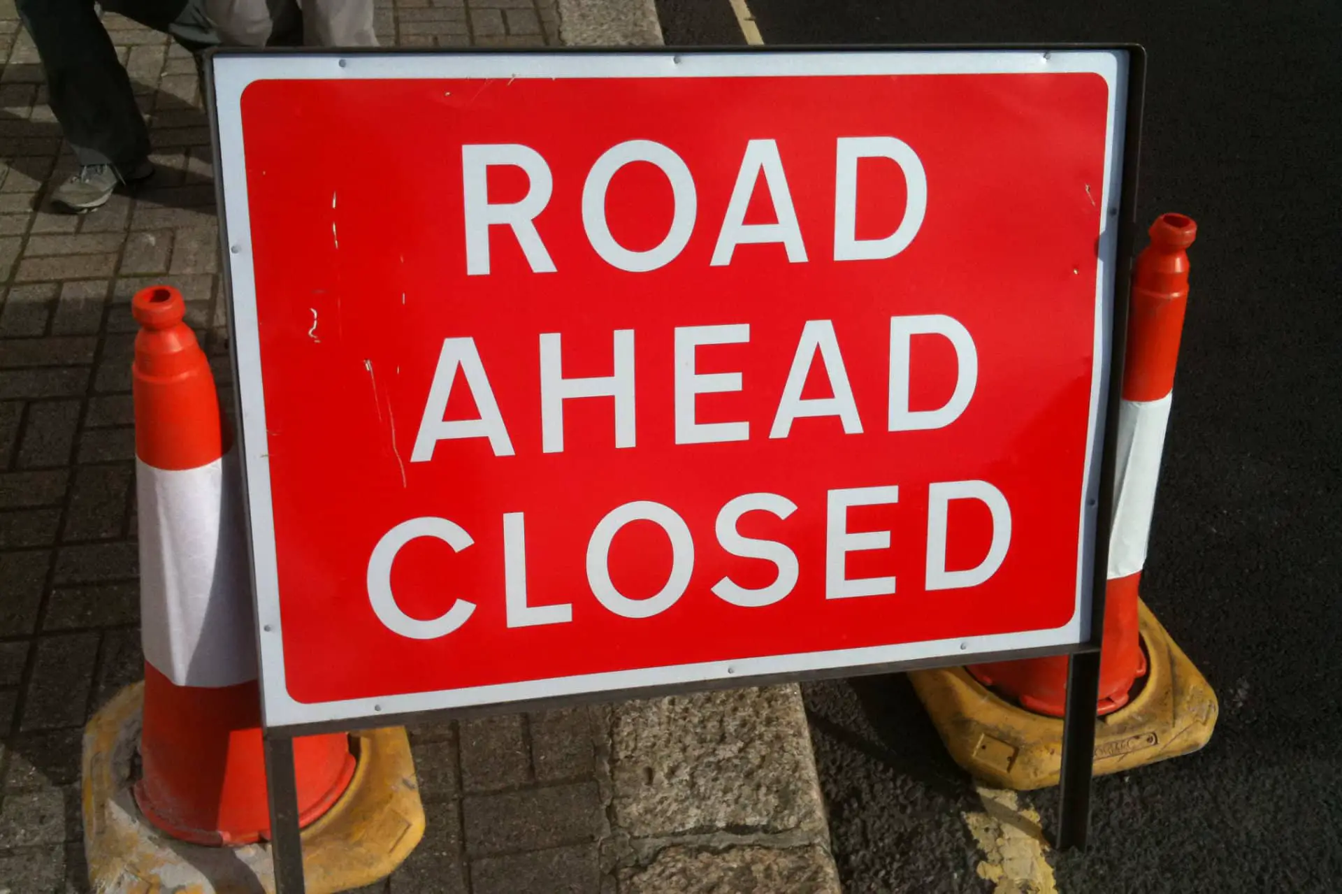 Road closed sign source