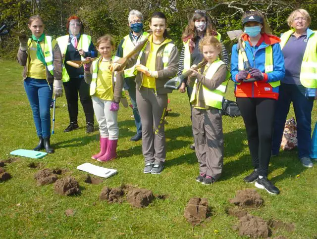 4th Shanklin Brownies Trees ready to plant some trees