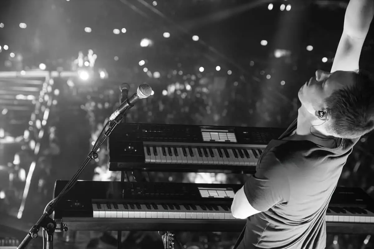 Jon Shone performing on keybords at gig