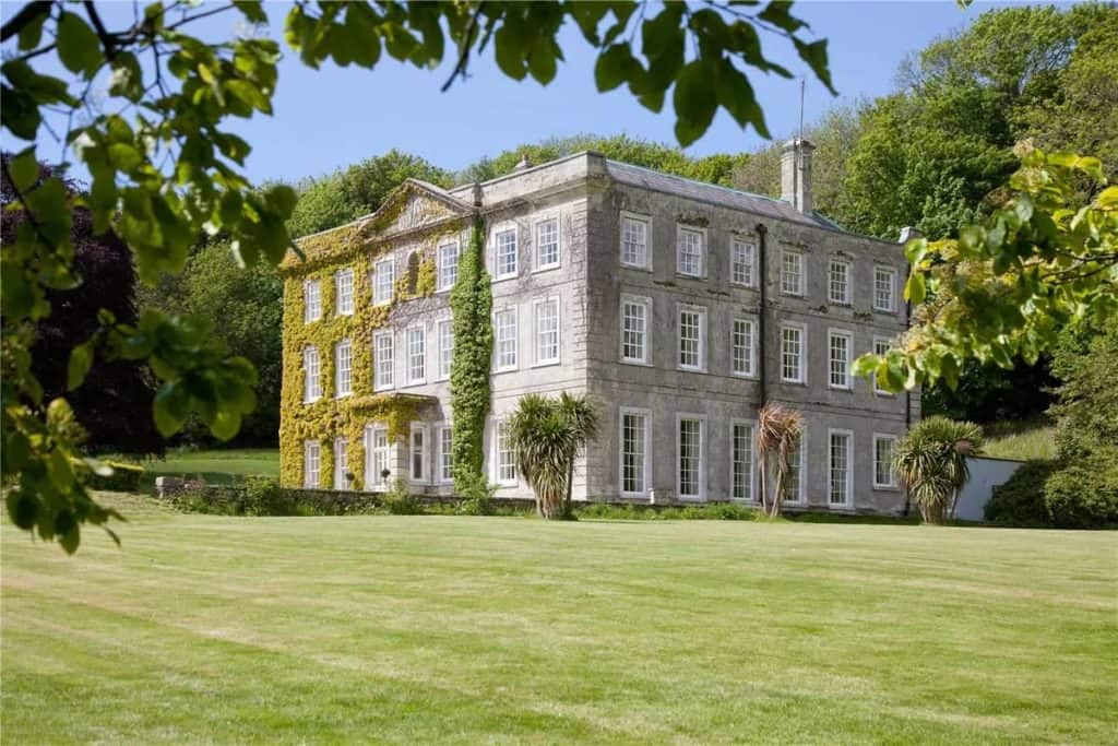 The Beast Must Die mansion House up for Sale. Yours for £