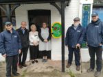 From left Stuart Mussell – Member of West Wight Men In Sheds, Vince Fennell – Parish Councilor, Jan Cave – Chairman Totland Parish Council, Helen Gibbs – Parish Clerk, Anthony Saunders – Trustee West Wight Men in Sheds, Ian Wright Trustee West Wight Men in Sheds