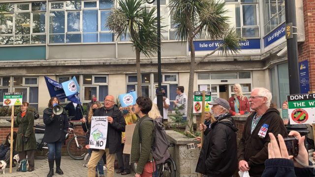 UKOG protesters outside County Hall 