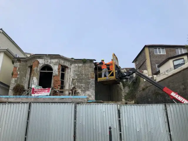 John Peck start demolition at Le Veness 