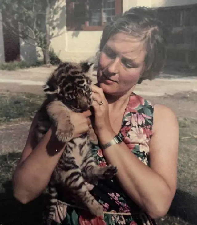 Judith and tiger cub
