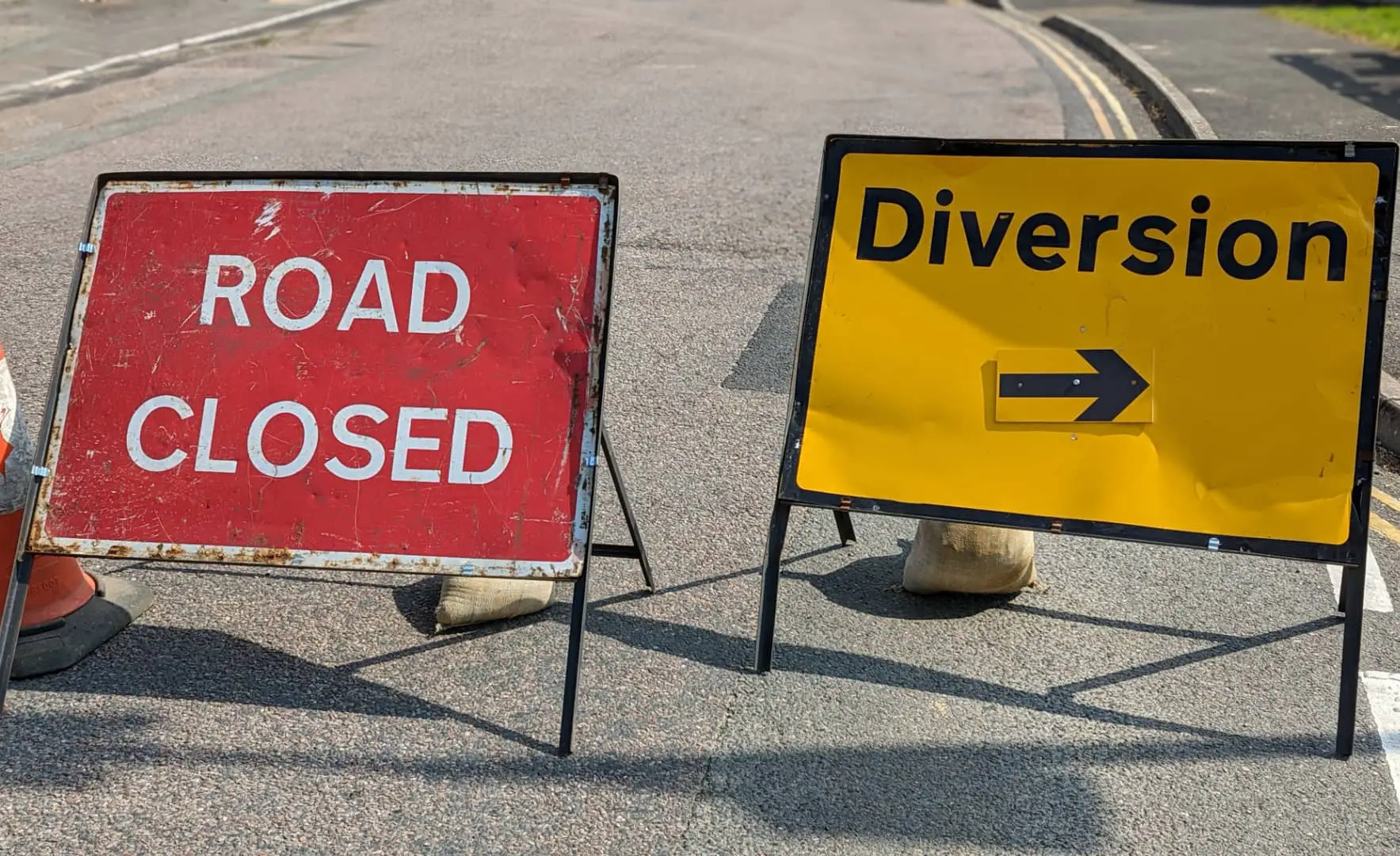Road diversion signs