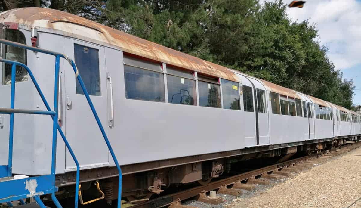 Island Line train at Holliers Park