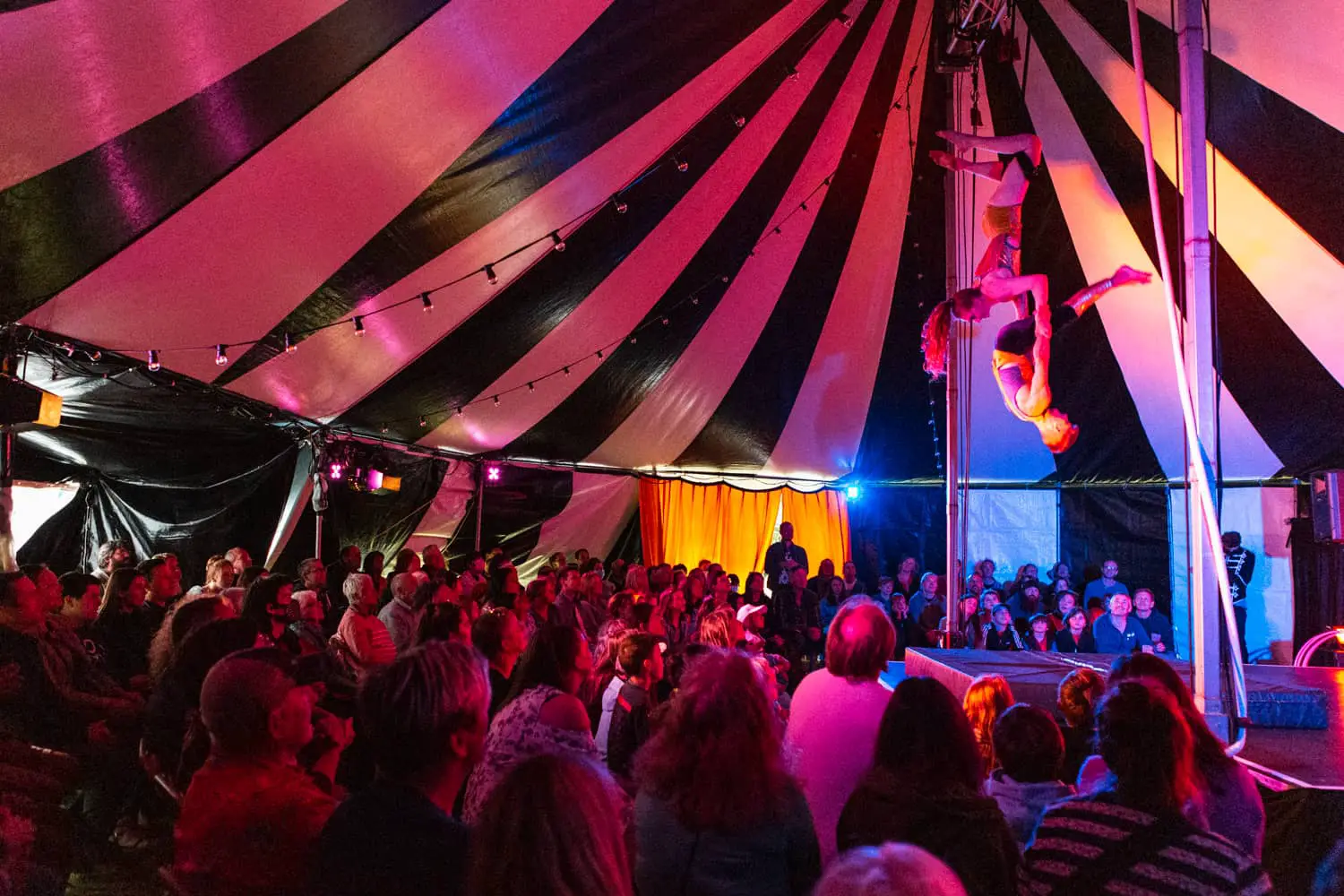 Circus in The Magpie - Photo by Julian Winslow