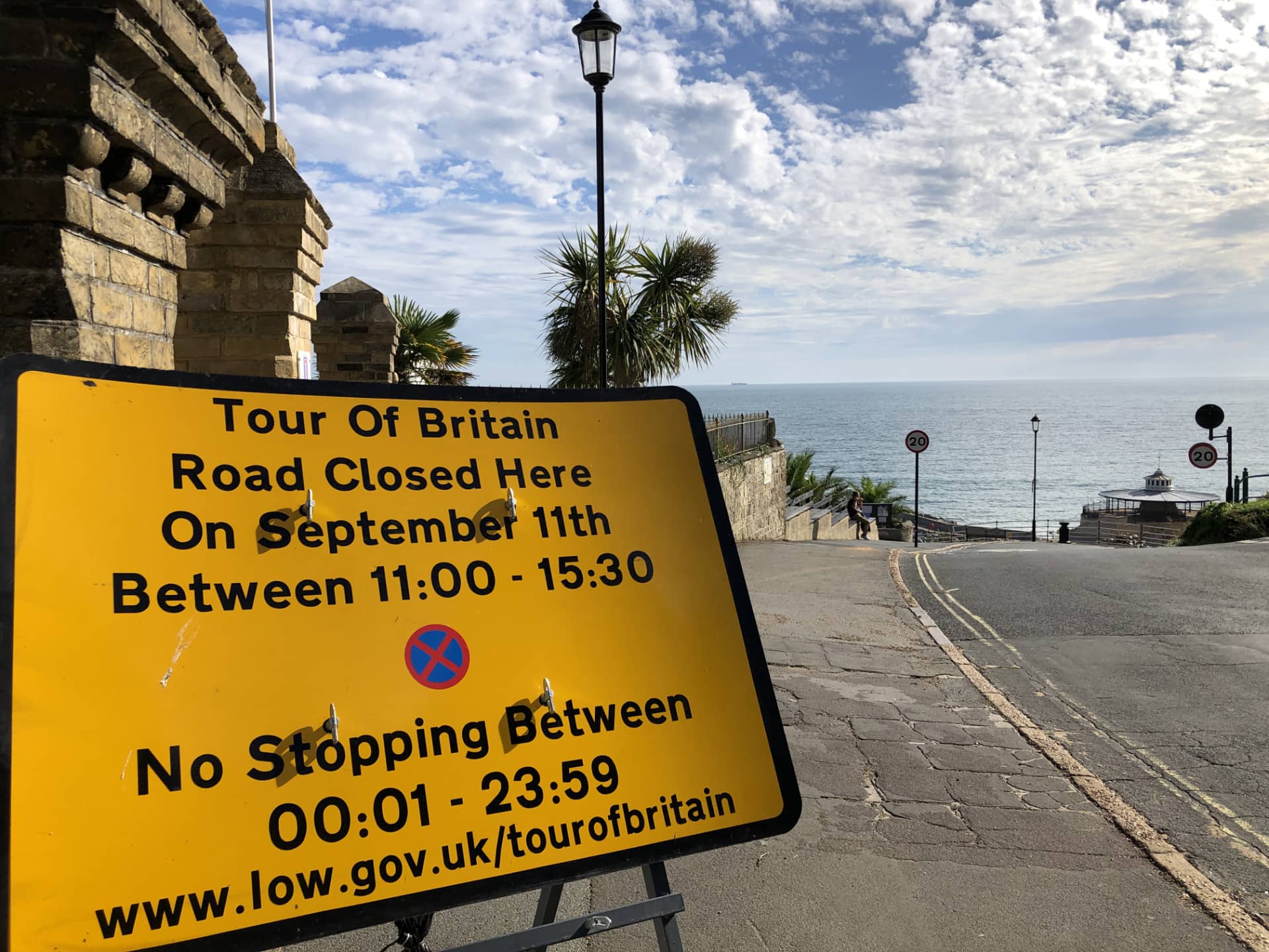 Cascade road closure sign for Tour of Britain