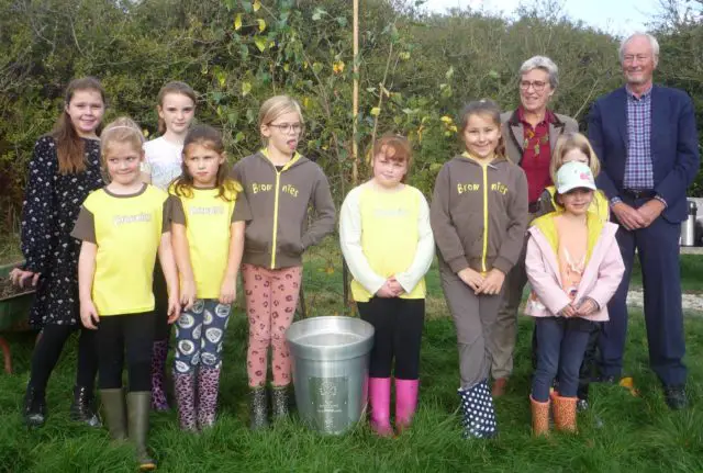 Brownies with Susie Sheldon at the tree planting