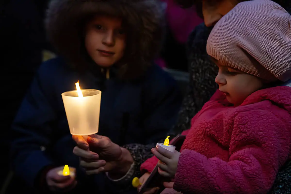 Young children at Light up a Life