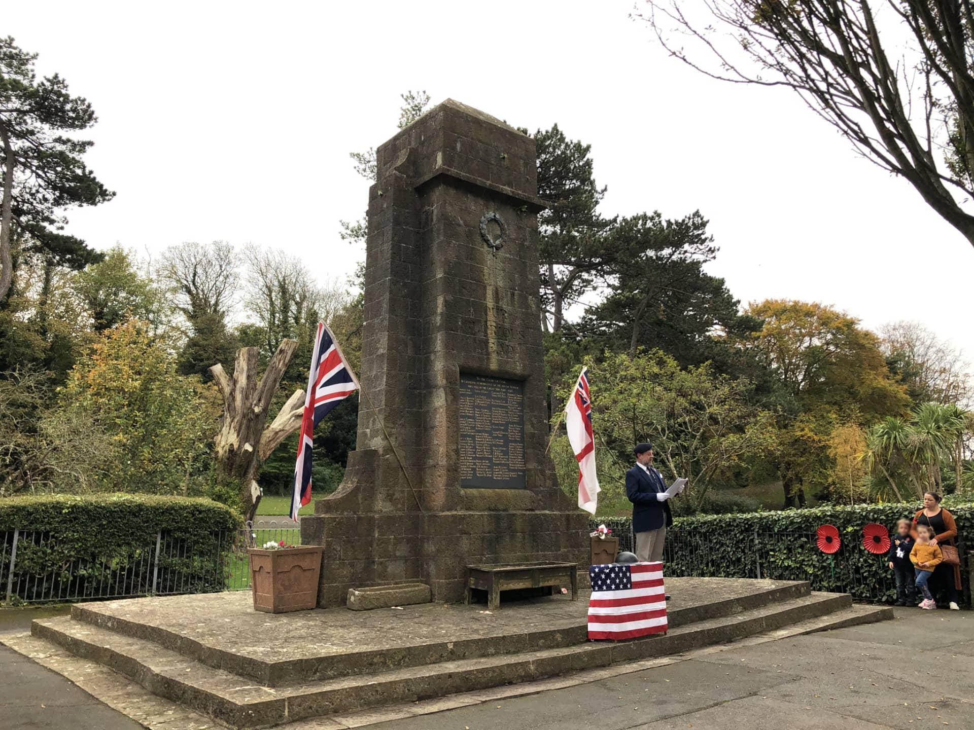 bugle-calls-at-ventnor-cenotaph-for-armistice-day-observance-of-remembrance