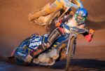 Kelsey Dugard leads Danno Verge at IOW Speedway - Ian Groves