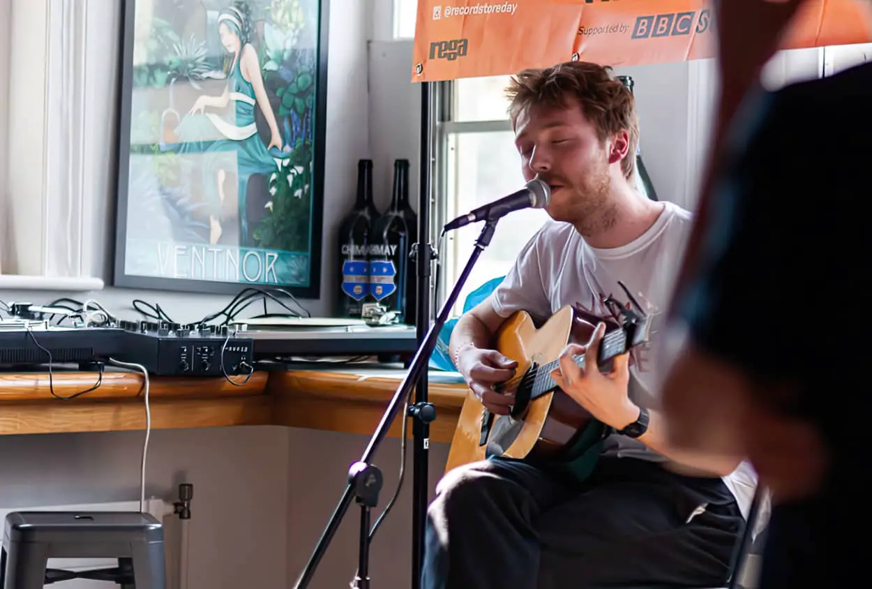 Fox Rawding performing on RSD at Ventnor Exchange-
