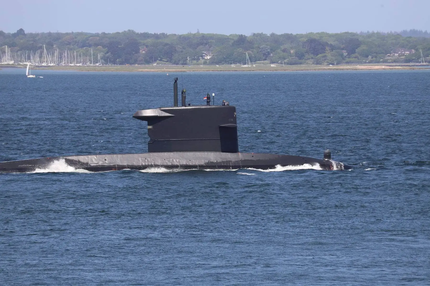 Submarine off Fort Vic