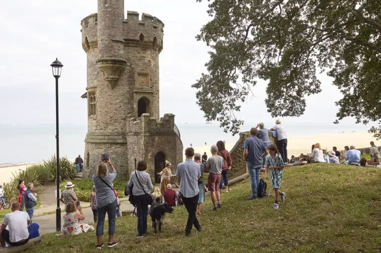 Appley Tower Players perform Wish you were here © Holly Jolliffe