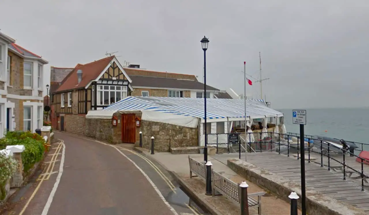 Entrance to Seaview Yacht Club - Google Maps