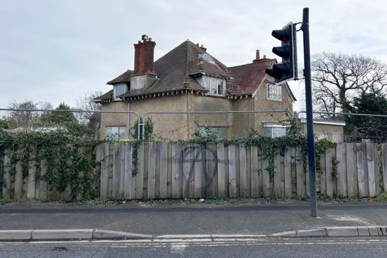 Derelict house at Westridge Cross