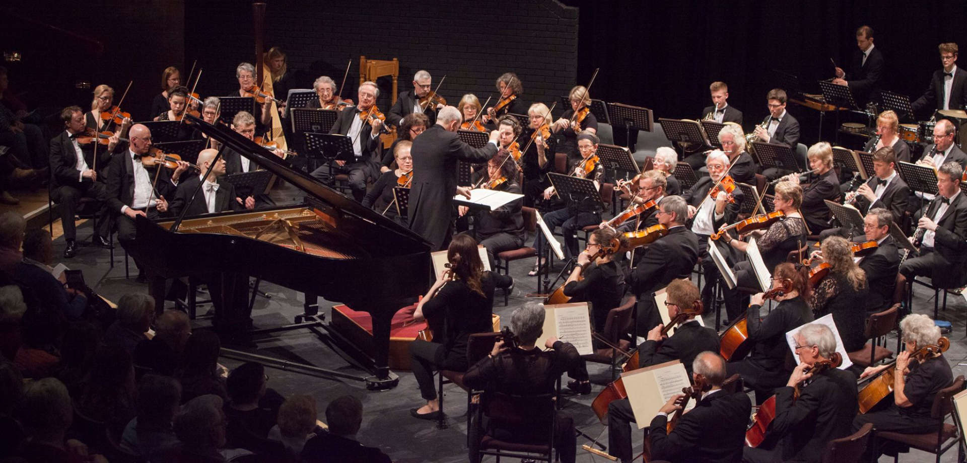 Isle of Wight Symphony Orchestra with Pianist Vic McLean