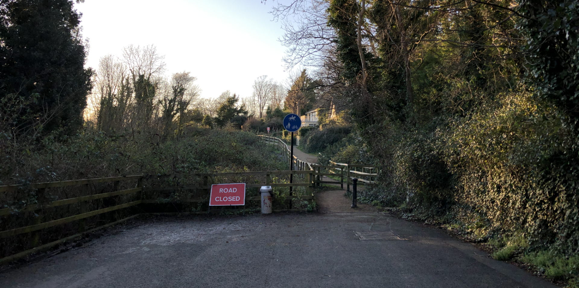 undercliff drive - road closed sign and footpath