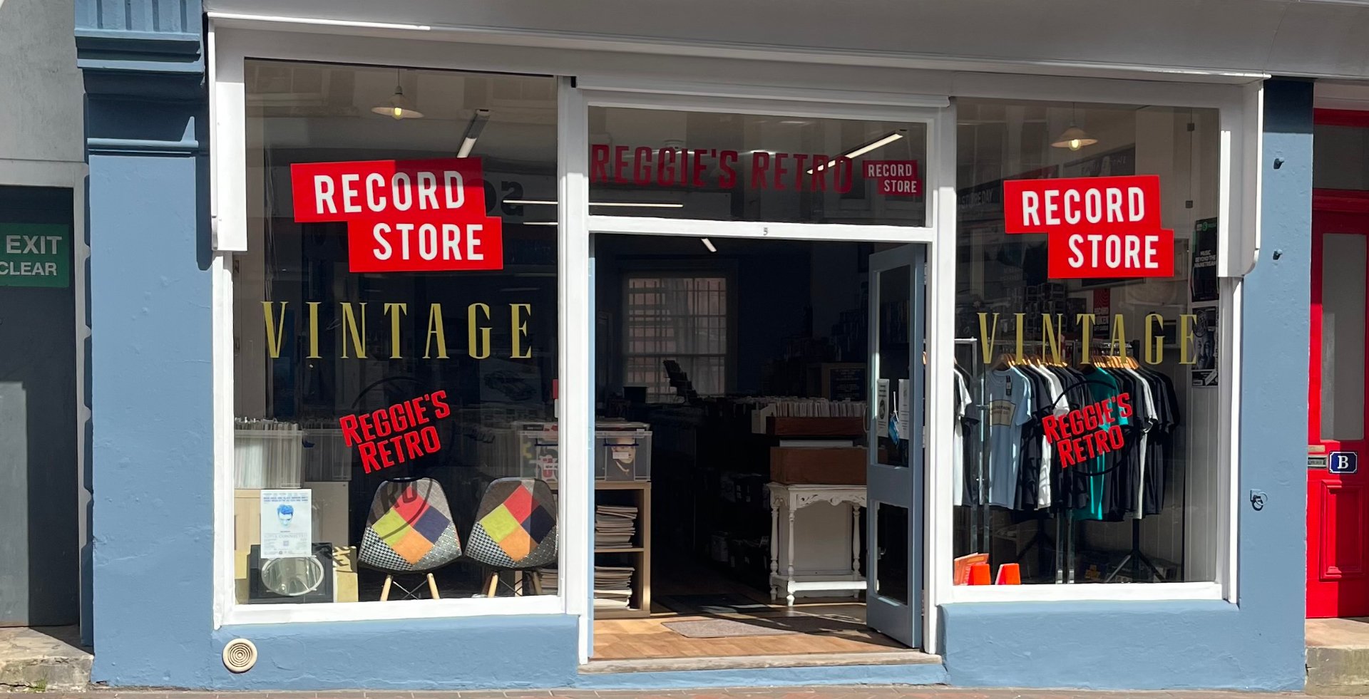 Reggies Retro shop from the outside