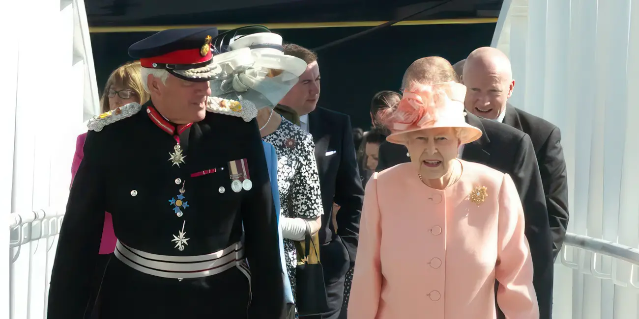 Major General Sir Martin White with the Queen