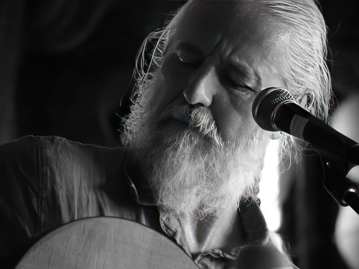 Andy-Roberts-Monochrome-