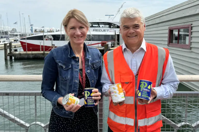 Fran Collins & Stuart Tan - Can Drive for Cowes Week