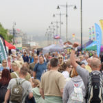 A packed Sandown Esplanade for the Regatta street market (photo by Sandown Carnival)