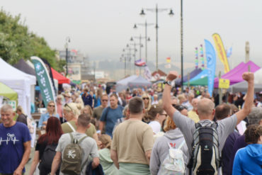 A packed Sandown Esplanade for the Regatta street market (photo by Sandown Carnival)