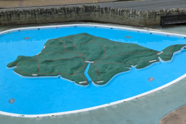 Ventnor Paddling Pool from the cascade