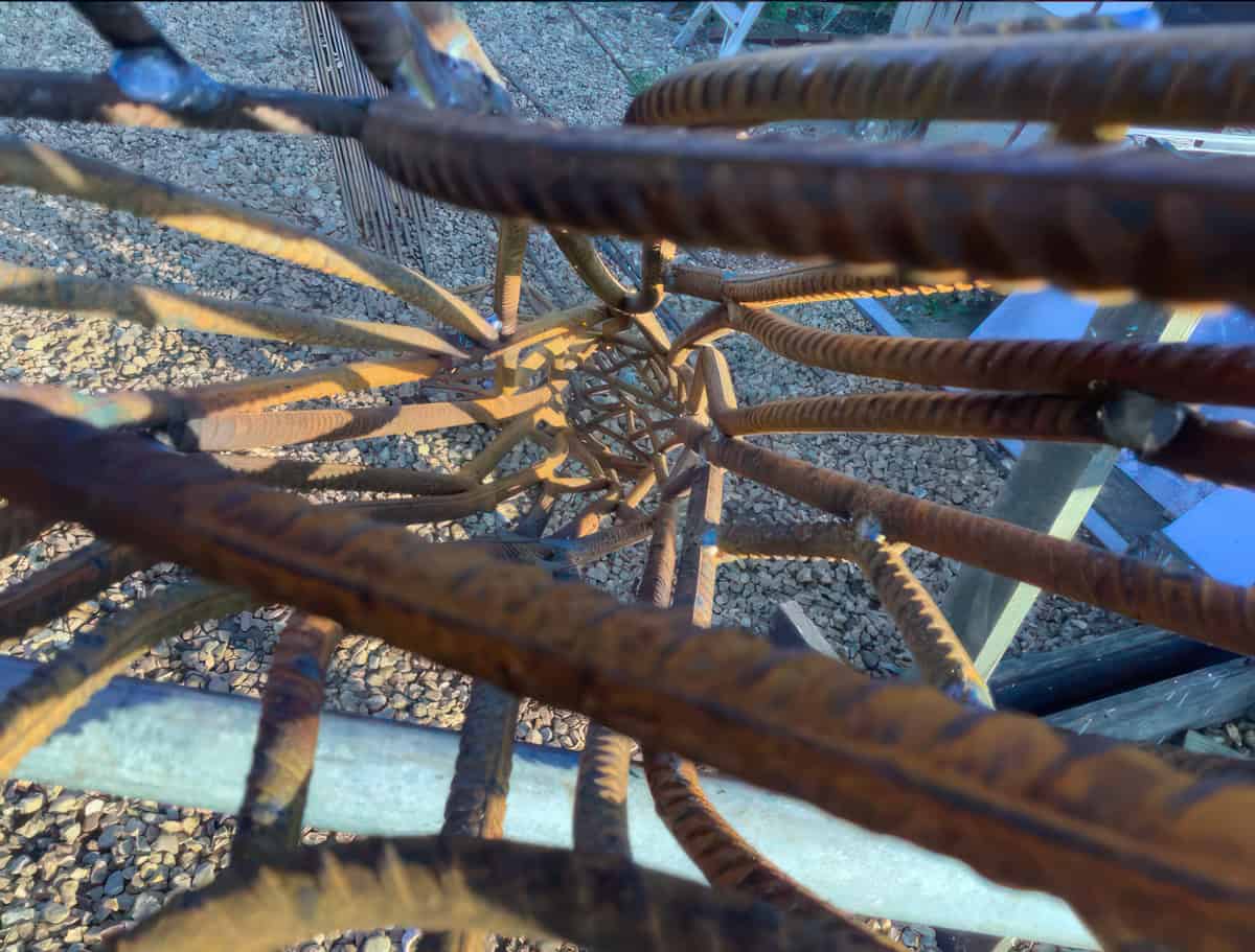 Looking down in the middle of the sculptured trees