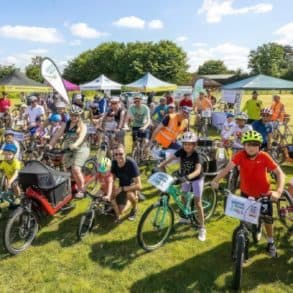 Large number of young cyclists at Kidical mass