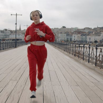 Zoe Portsmouth running on Ryde Pier