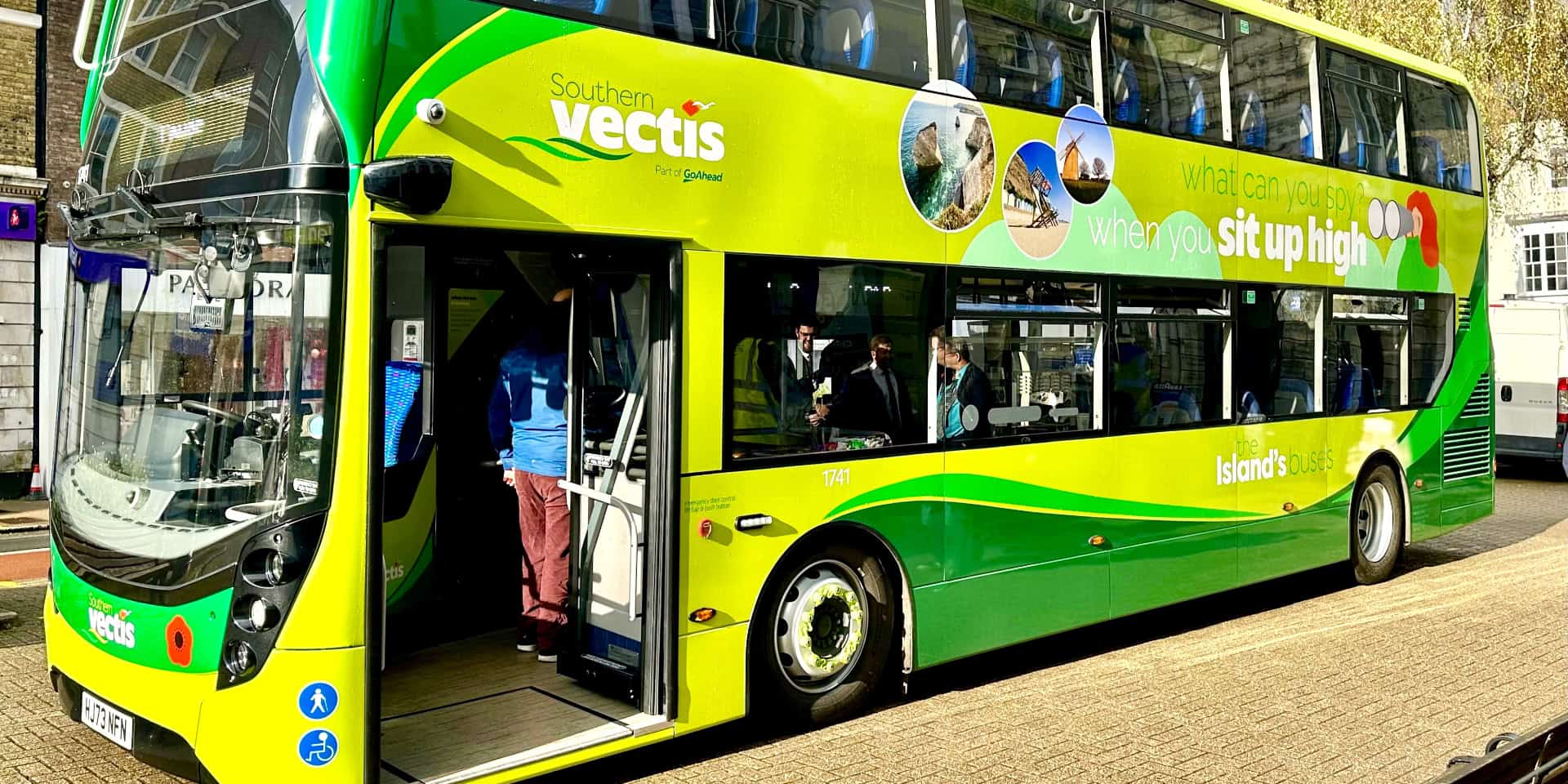 new southern vectis bus