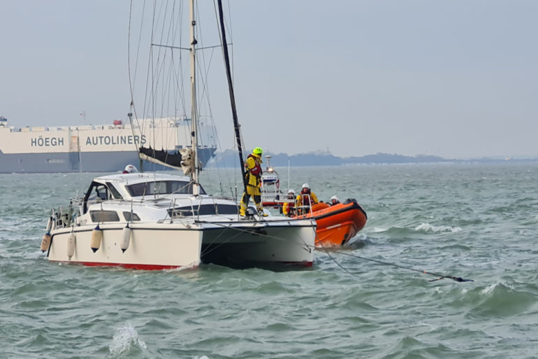 Lifeboat rescuing Catamaran on 18 Feb 25 in Osborne Bay