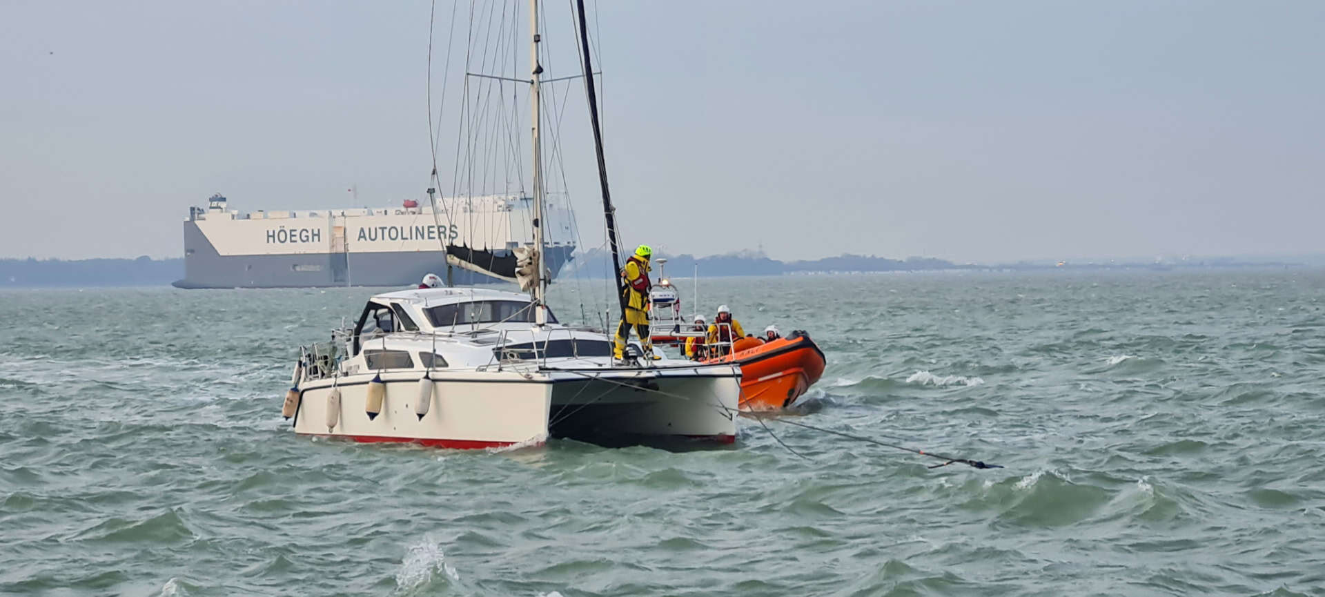 Lifeboat rescuing Catamaran on 18 Feb 25 in Osborne Bay