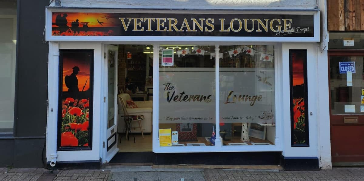 veteran's lounge on the high street