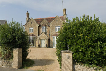 The outside of Knights Rest Guesthouse