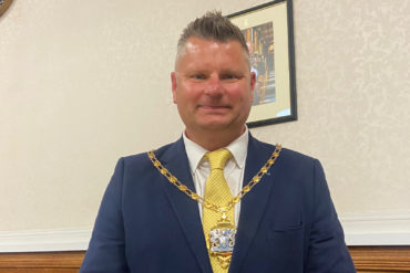Ian Dore with chairman's chain on cropped