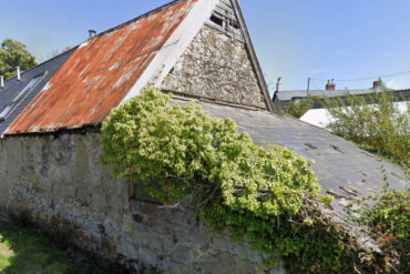 The old dilapidated barn