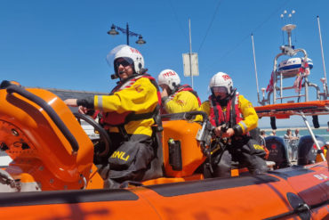 Cowes RNLI crew prepare to launch the lifeboat