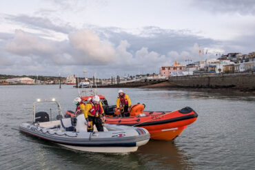 7.30pm, Cowes RNLI tow the casualty RIB back to Trinity Landing