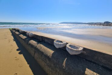 Science Beach in Sandown, The Bay, Isle of Wight - Claire Beckley's Cocreate Vertipools with control pools after installation, Spring 2025