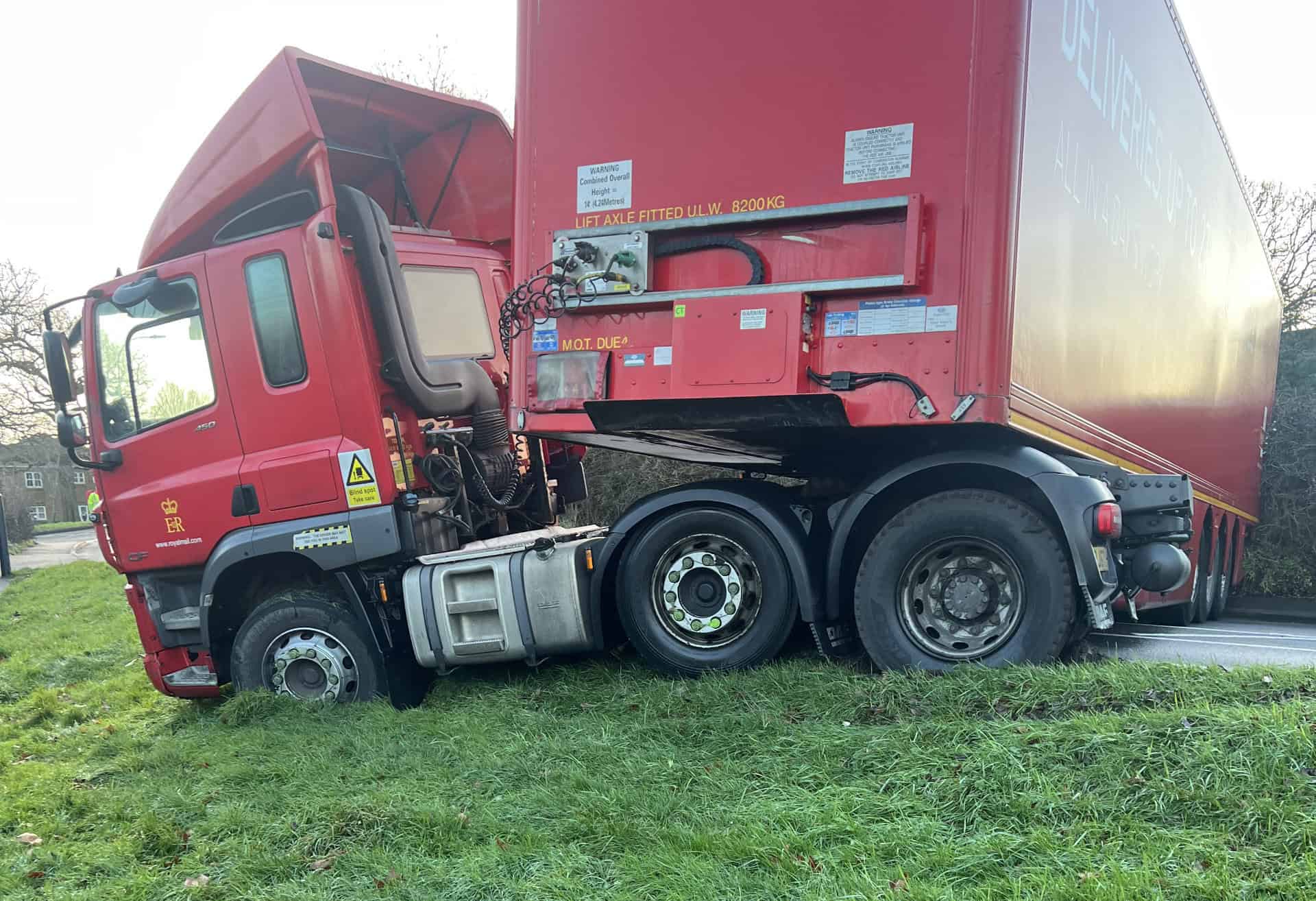 Royal Mail lorry stuck on Binstead Road