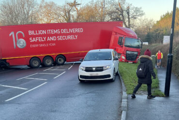 Royal Mail lorry stuck on Binstead Road