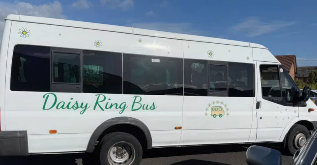 daisy ring bus with blue sky background
