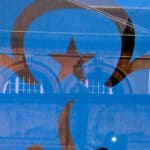 girlguiding logo on window