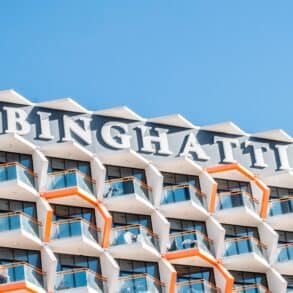 illustration of hotel in dubai