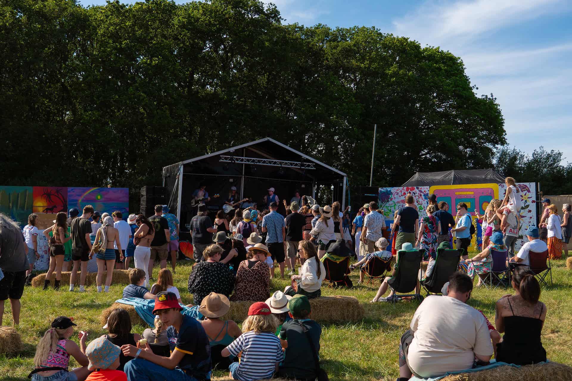 Daysi and Luca on the Community stage