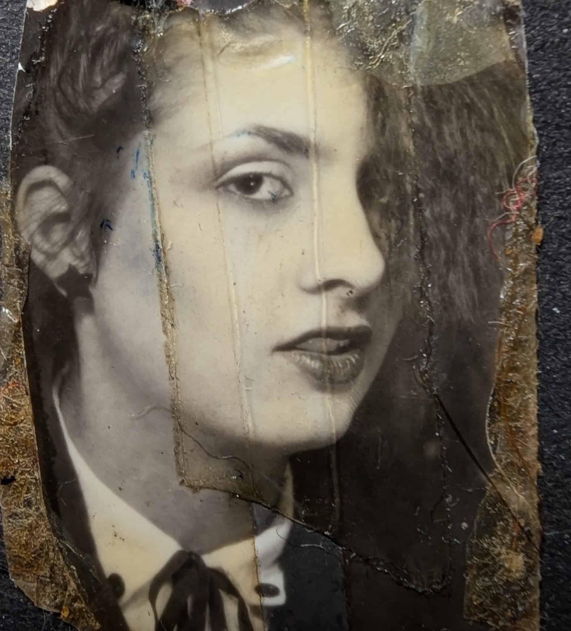 Tracy Mikich as a new romantic teenager